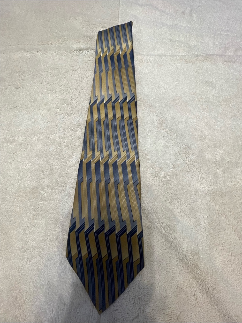 Arrow Men's Blue and Gold Geometric Tie